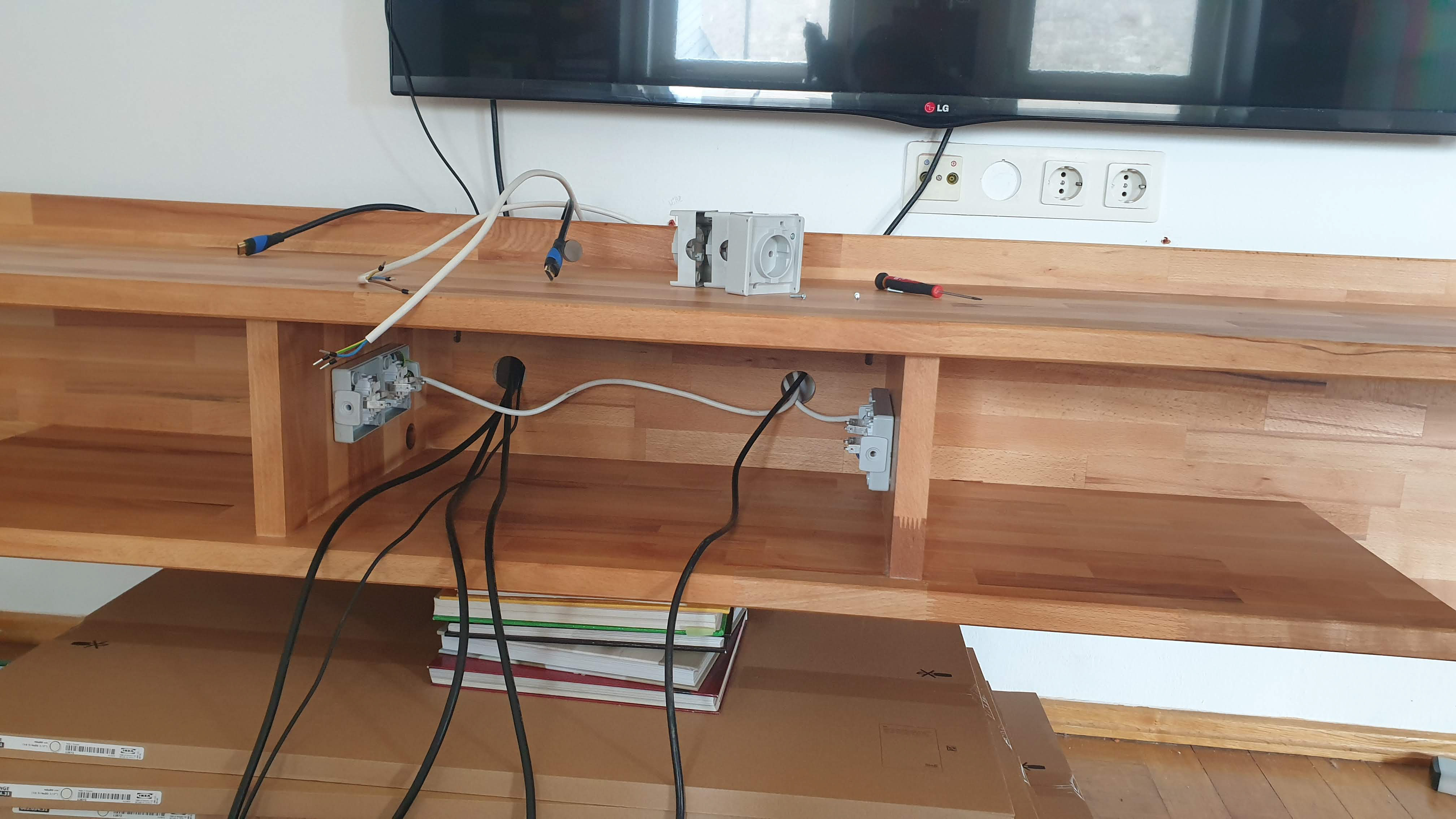 20210403 Fernsehwand 13